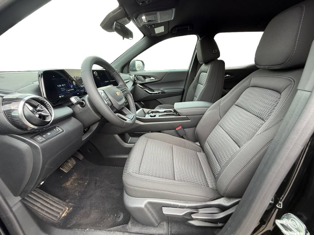 2027 Chevrolet Equinox LT - Photo 9