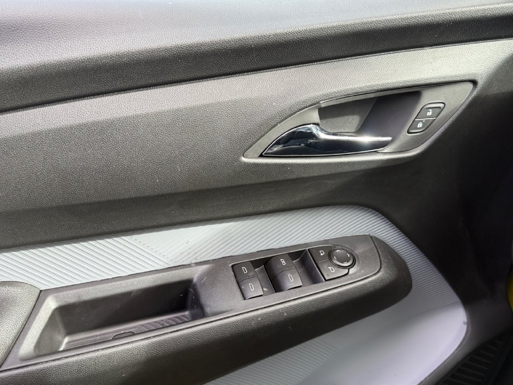 2027 Chevrolet Bolt RS - Photo 10