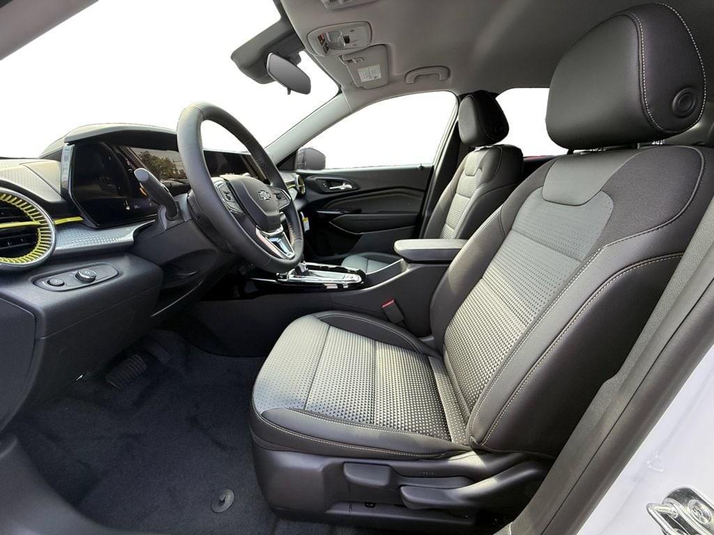 2026 Chevrolet Trax LT - Photo 9