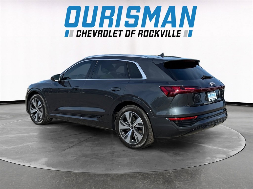 2024 Audi Q8 E-tron Premium photo 3