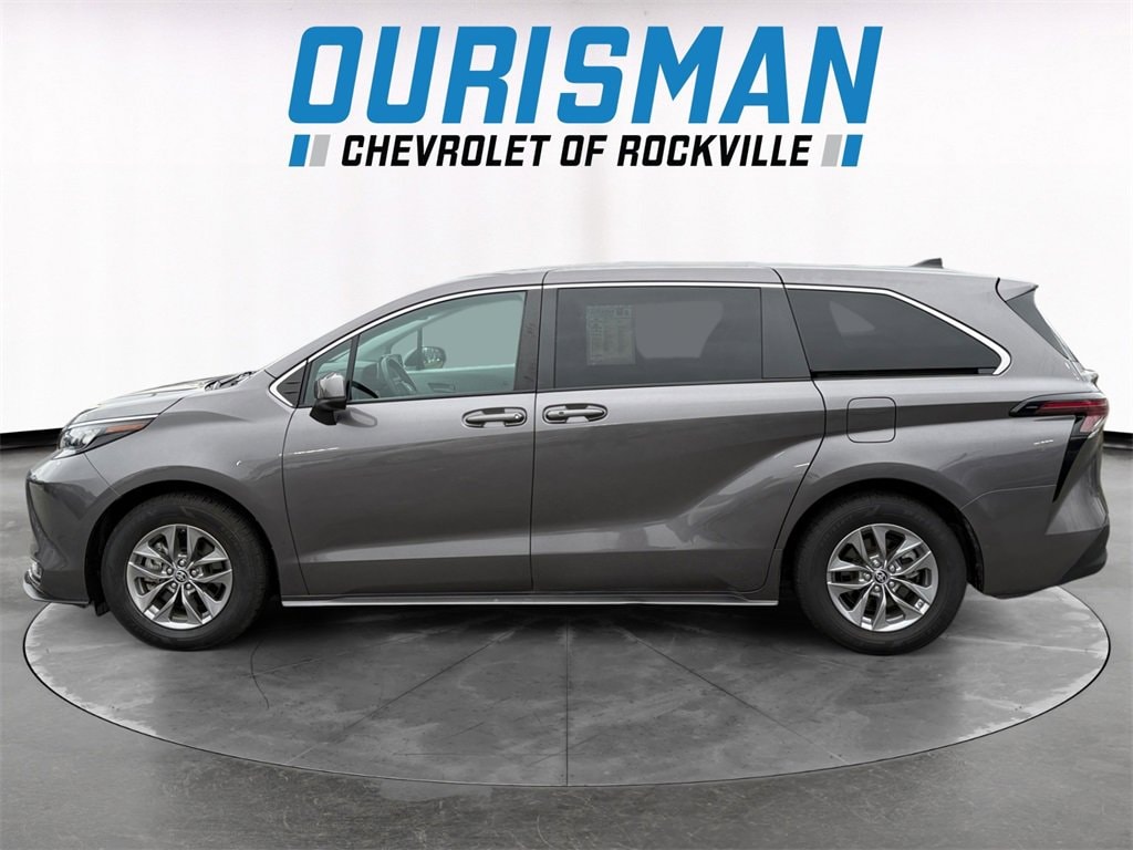 Used 2024 Toyota Sienna LE