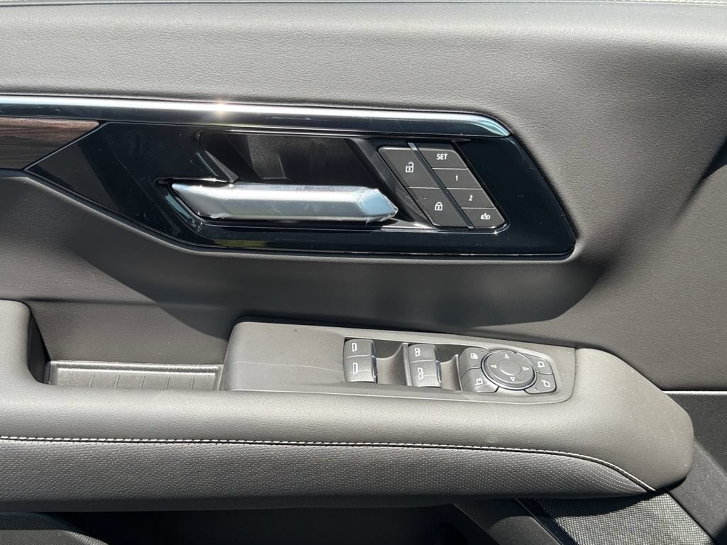 2026 Chevrolet Suburban Premier - Photo 11