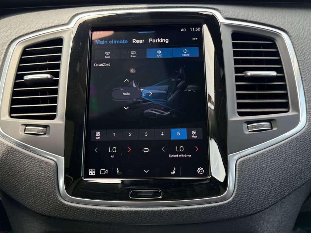 2025 Volvo XC90 Core - Photo 15