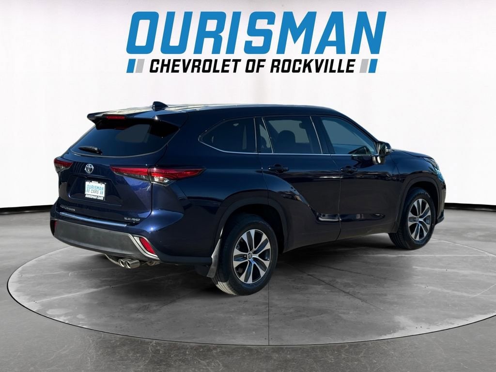 2022 Toyota Highlander XLE - Photo 6