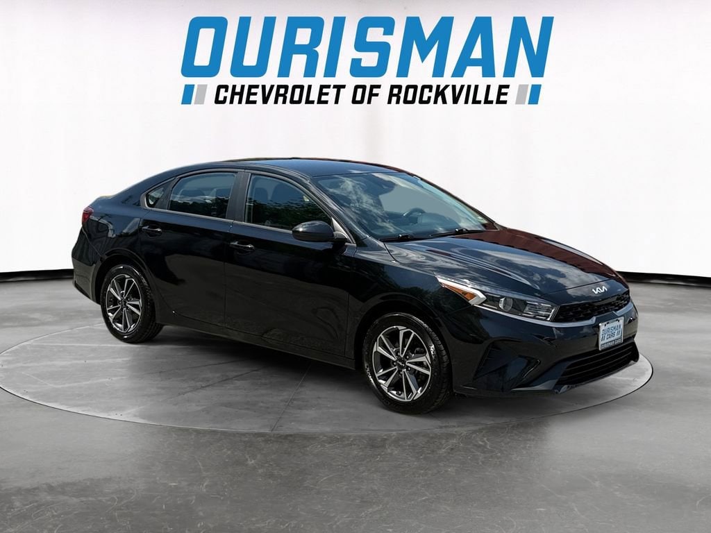 2023 Kia Forte LXS AT's photo