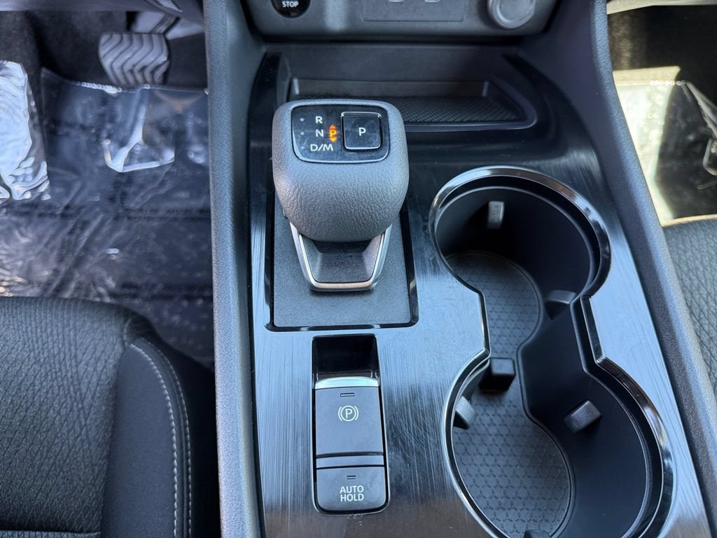 2024 Nissan Rogue SV - Photo 17