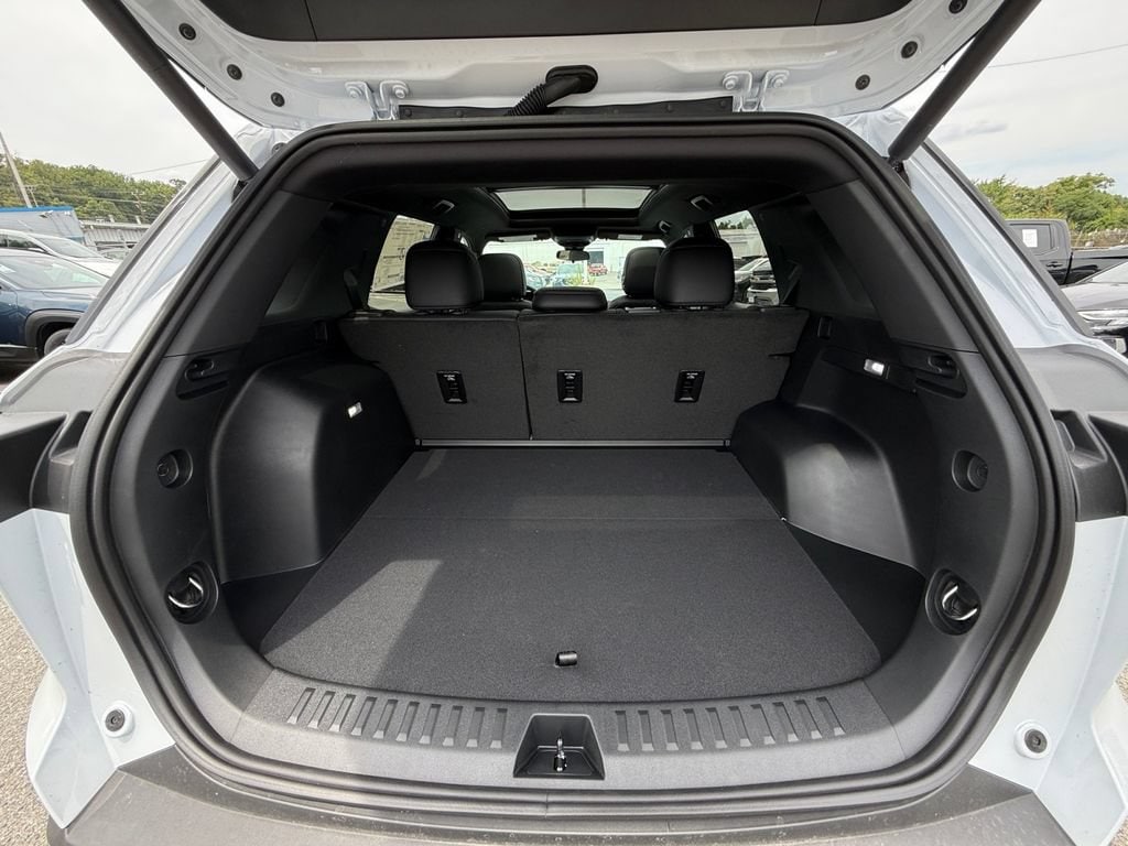 2027 Chevrolet Equinox RS - Photo 22