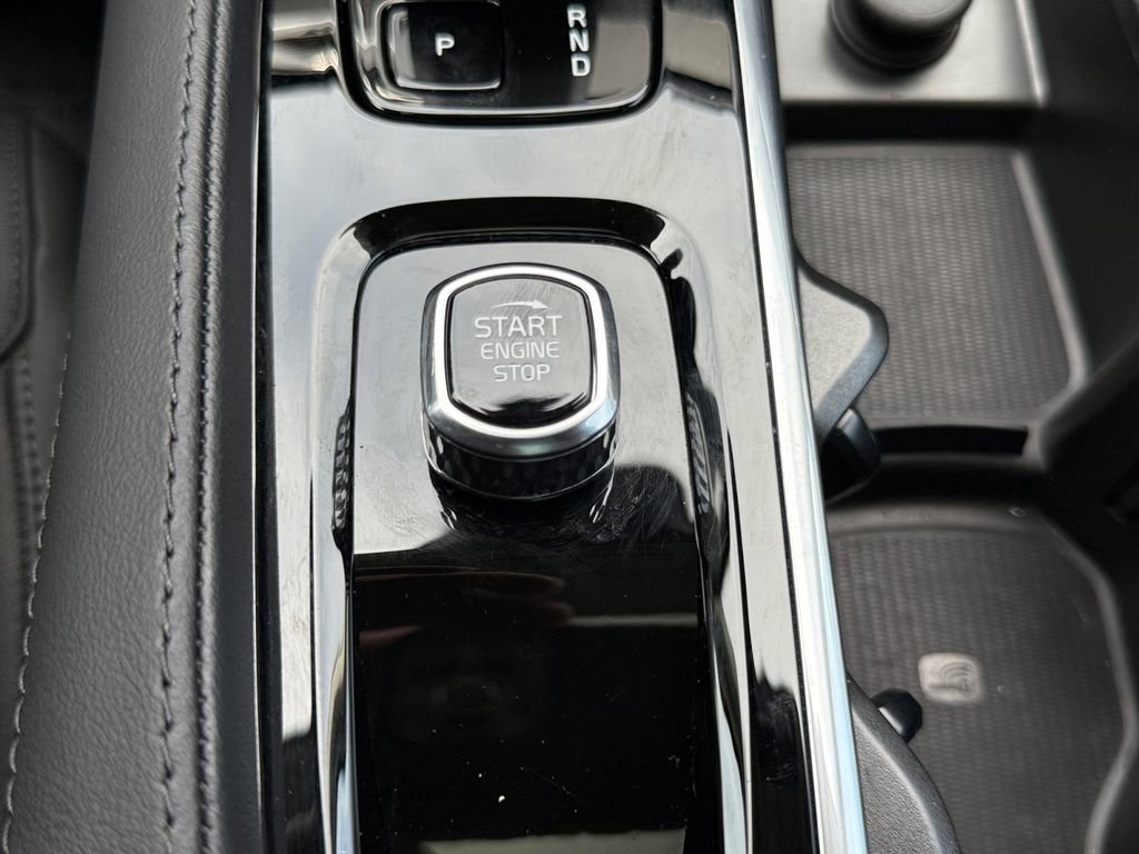 2025 Volvo XC90 Core - Photo 27