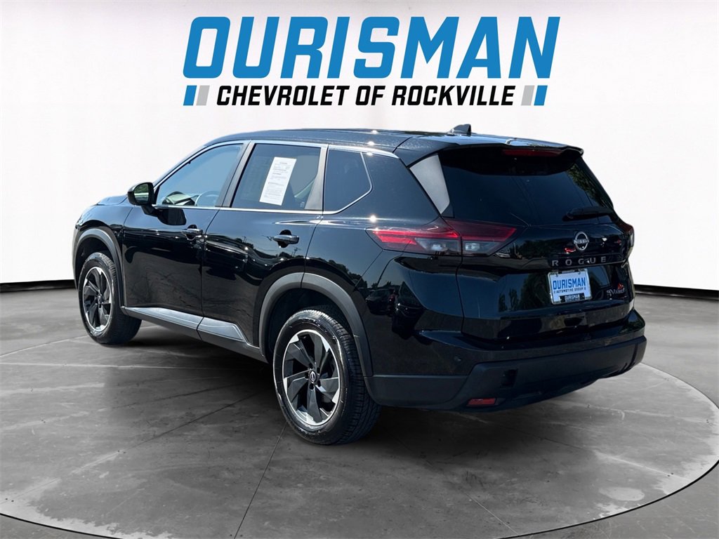 2024 Nissan Rogue SV photo 3