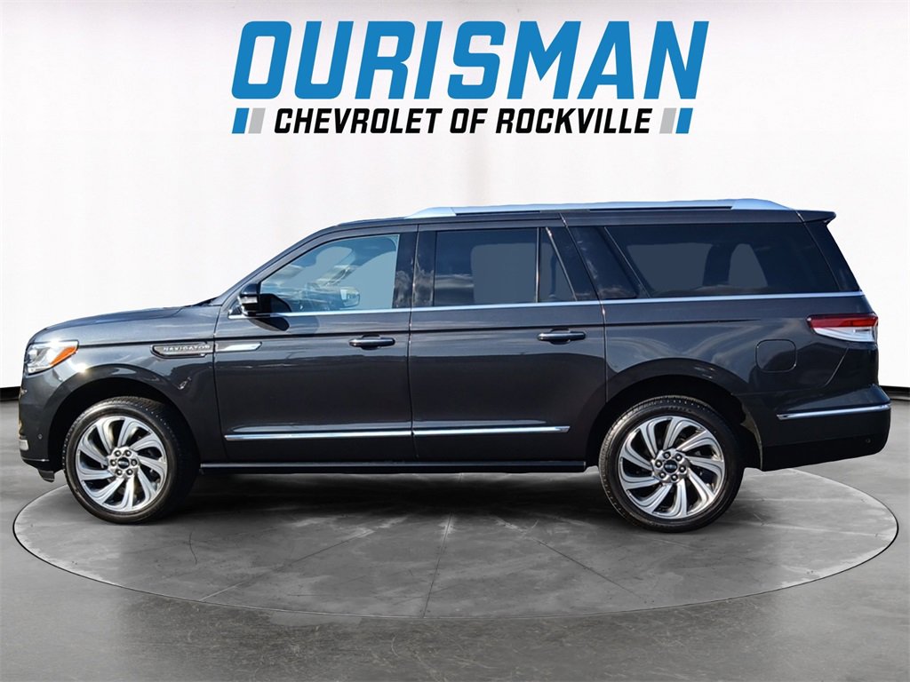 2023 Lincoln Navigator L Reserve photo 2