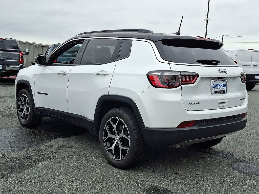 2024 Jeep Compass Limited photo 4