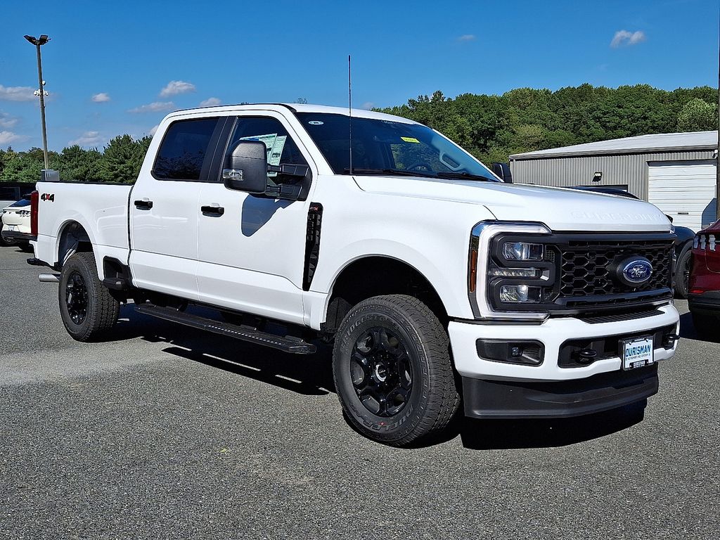 2026 Ford F-350 Super Duty XL's photo