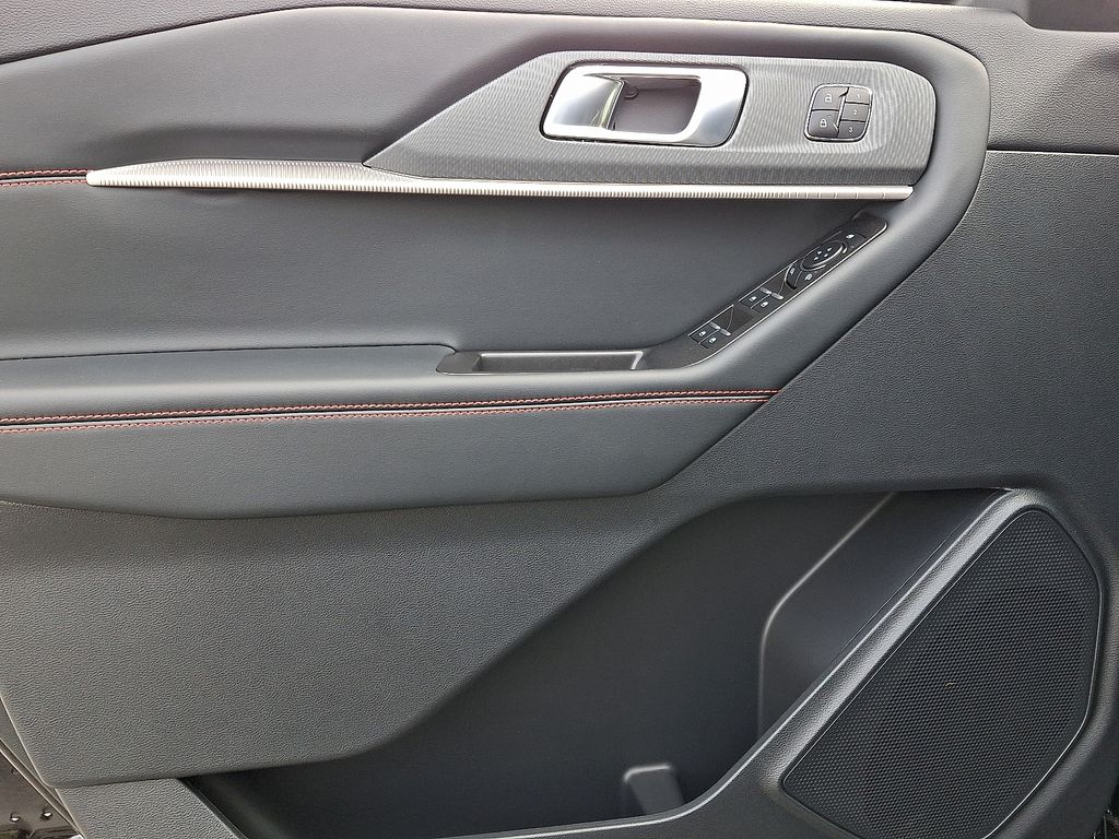 2026 Ford Explorer ST-Line - Photo 10