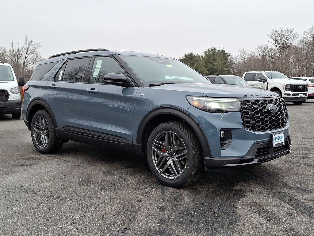 2026 Ford Explorer ST-LINE's photo