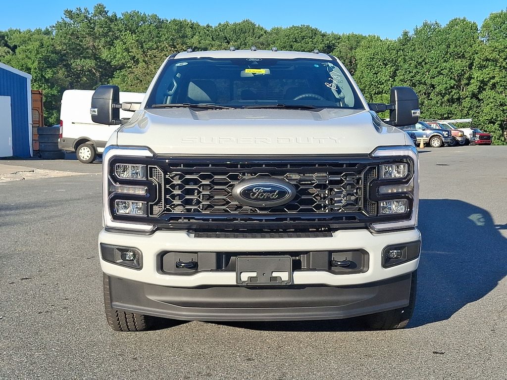 2026 Ford F-350 photo 2
