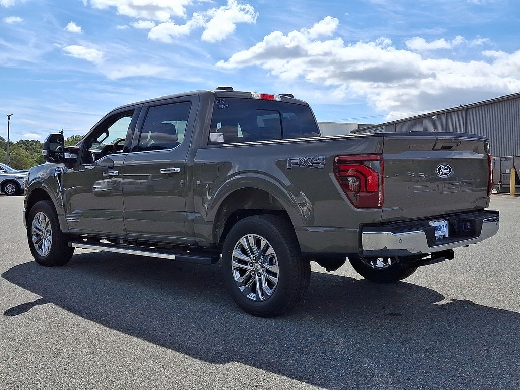 2025 Ford F-150 Lariat photo 3