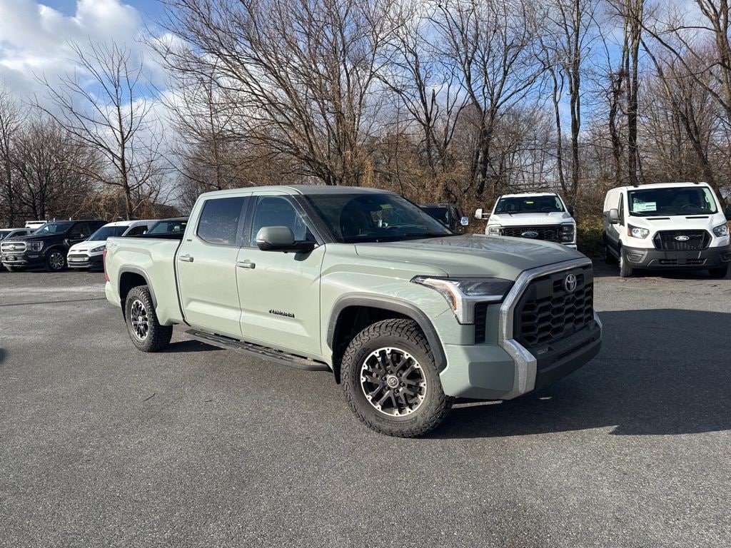 2022 Toyota Tundra SR5's photo