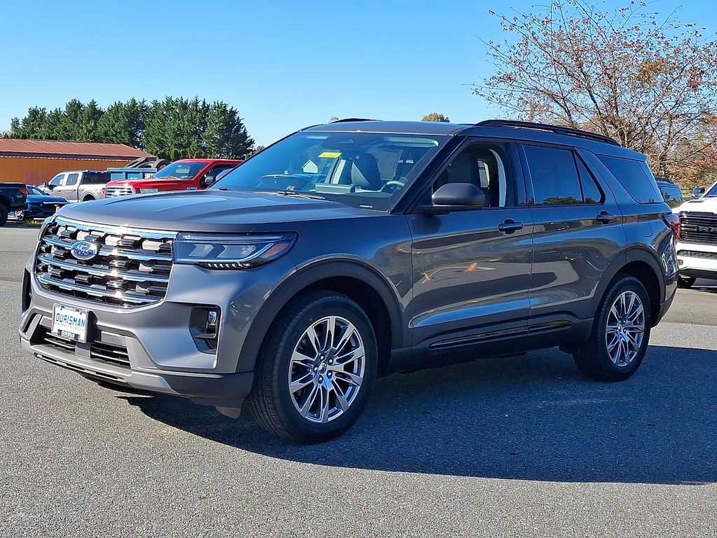 2026 Ford Explorer photo 2