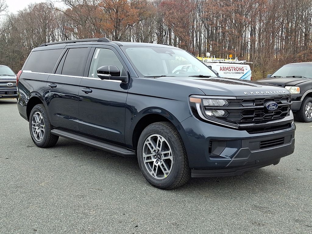 2025 Ford Expedition Active's photo