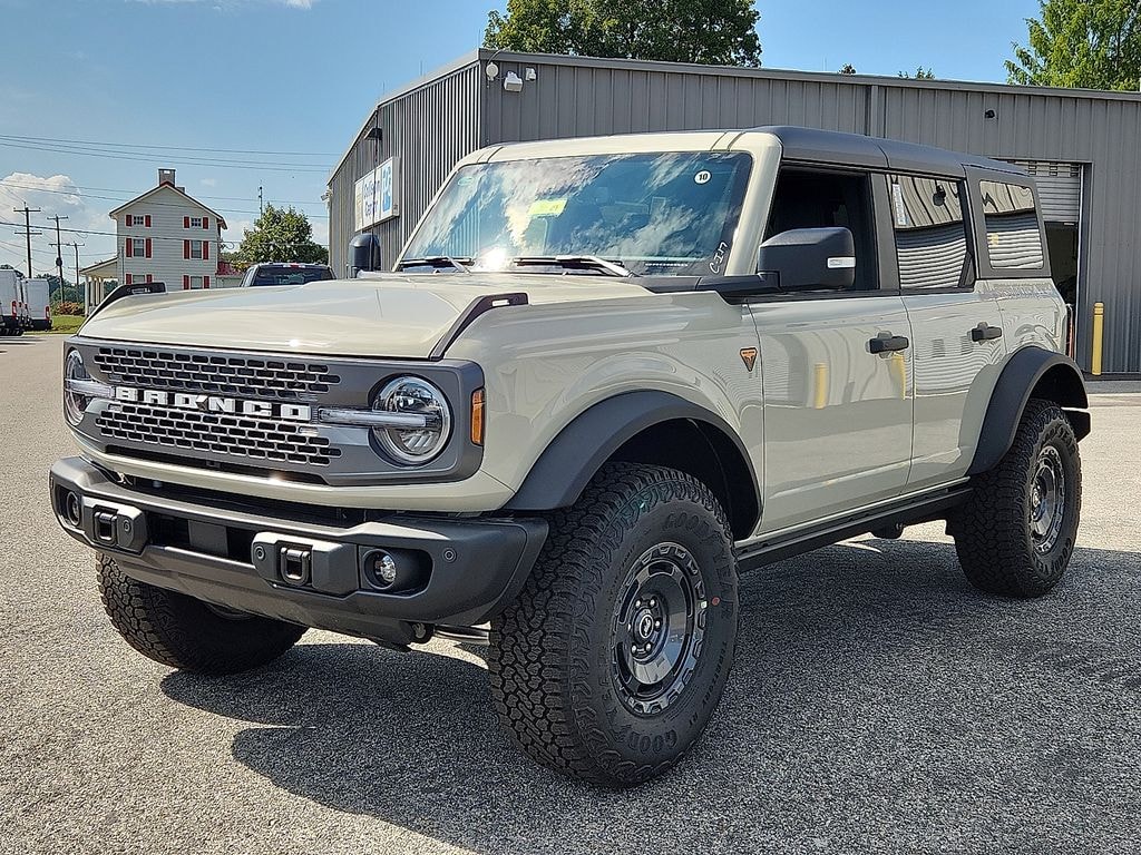 New 2025 Ford Bronco Badlands SUV