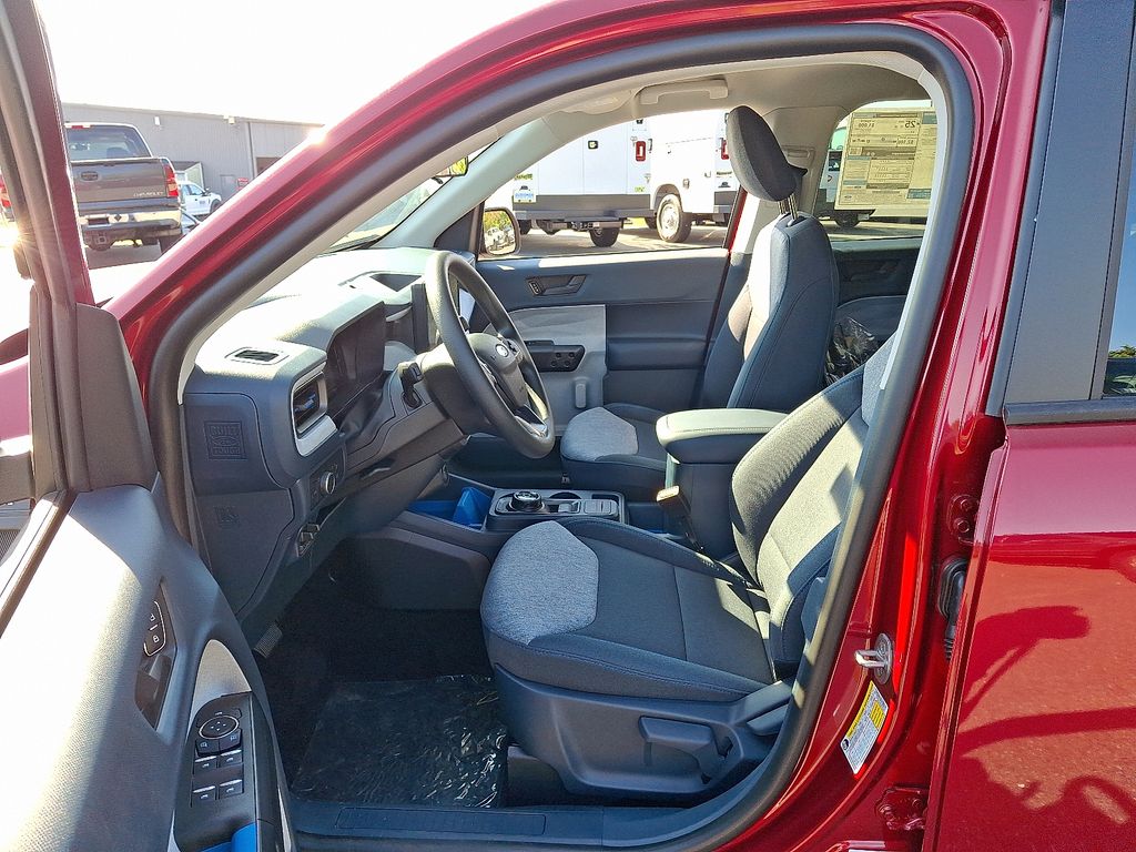 2025 Ford Maverick XLT - Photo 12