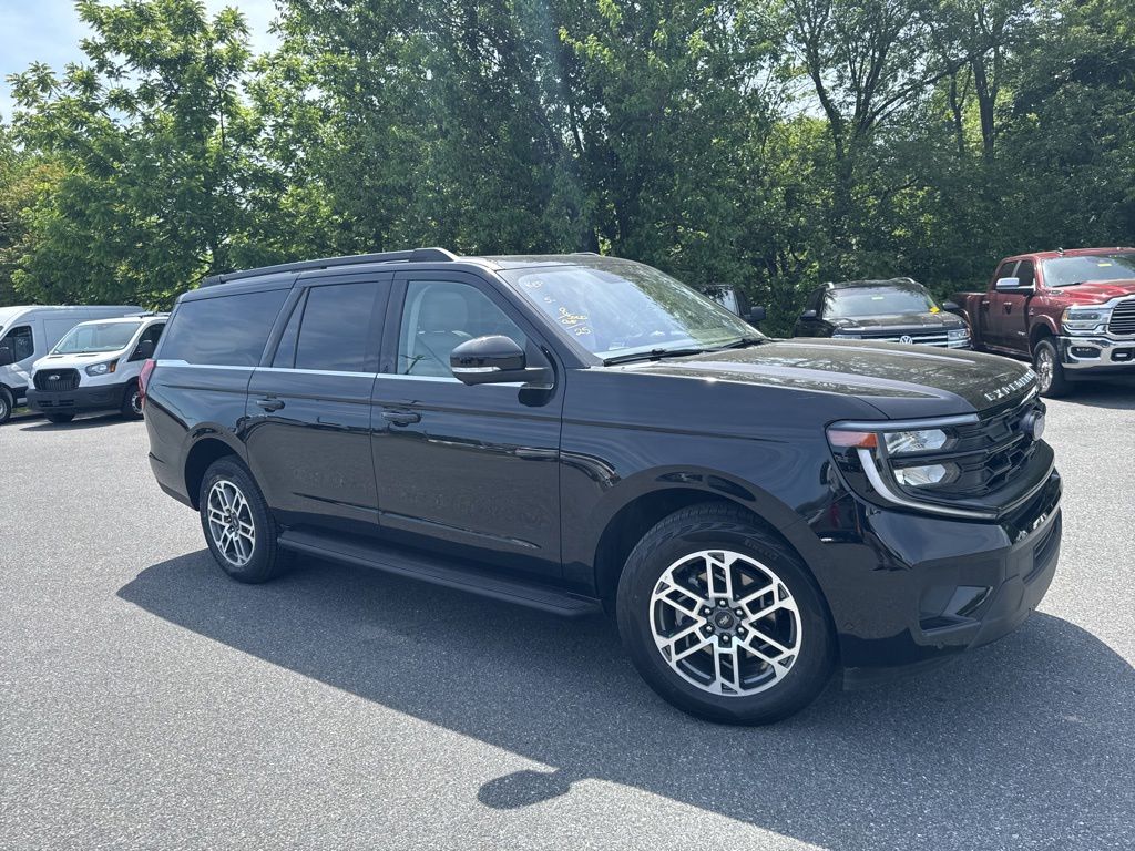2025 Ford Expedition's photo