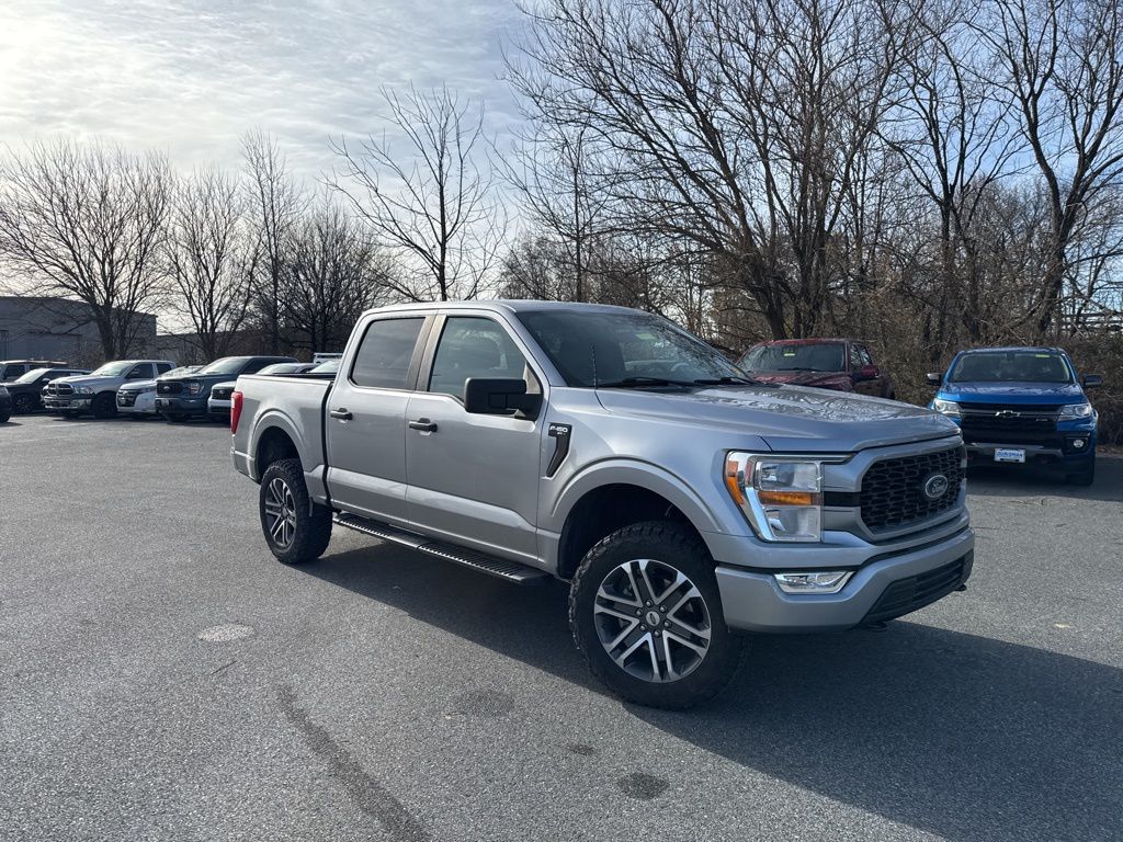 2021 Ford F-150 XL's photo