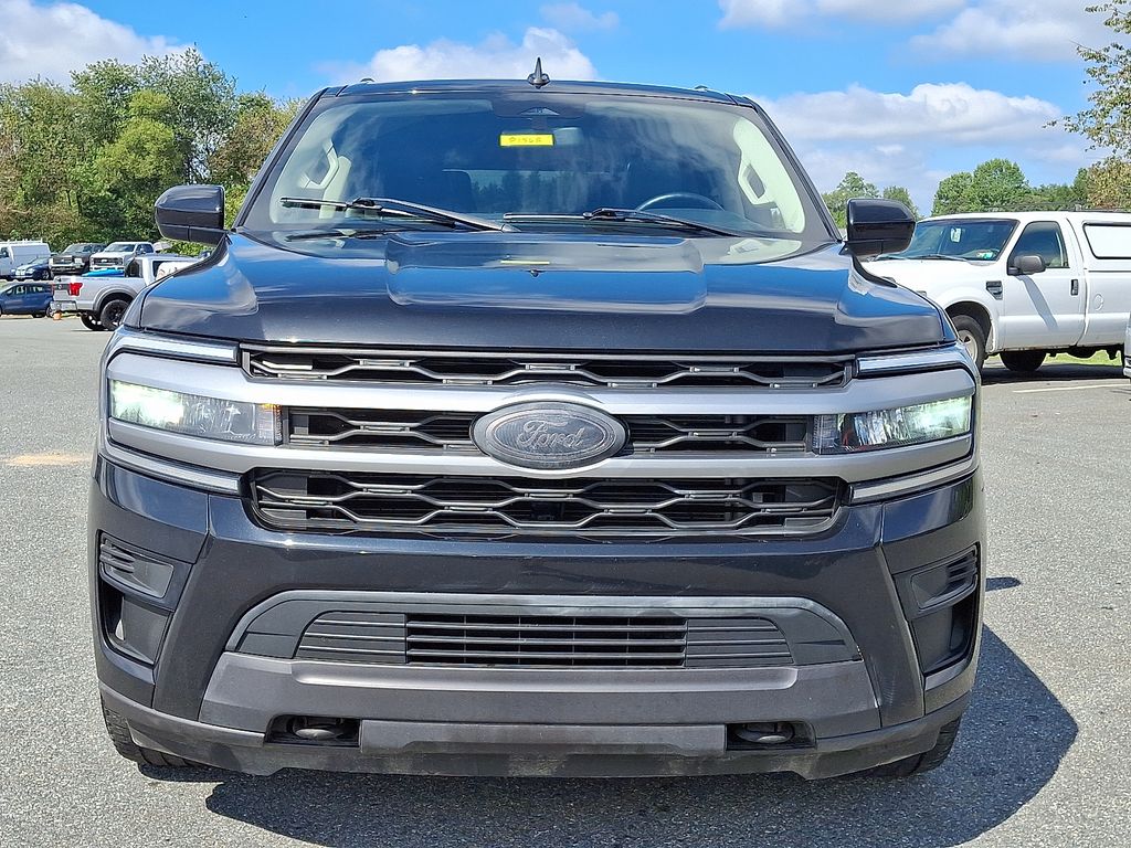 2022 Ford Expedition XLT photo 2