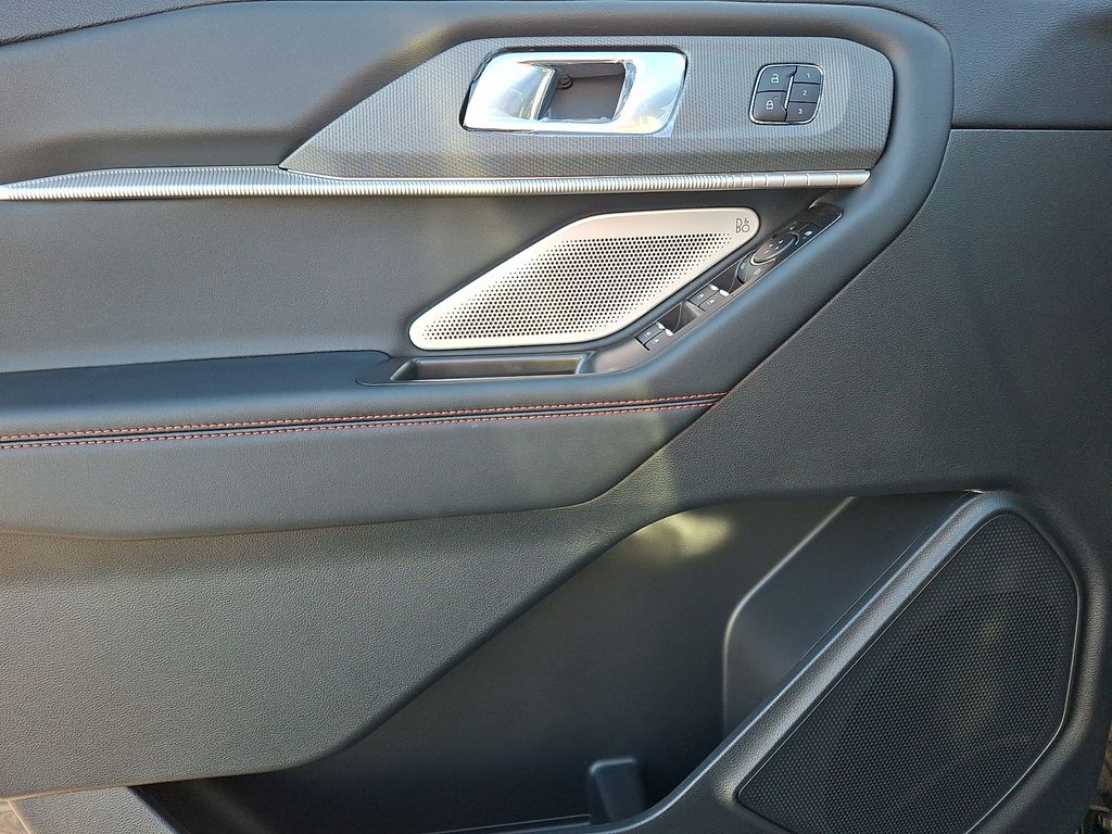 2026 Ford Explorer ST - Photo 9