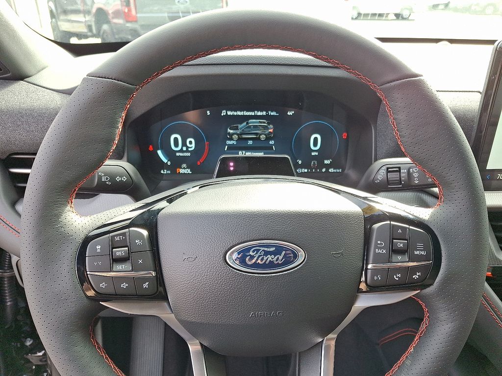 2026 Ford Explorer ST-Line - Photo 16