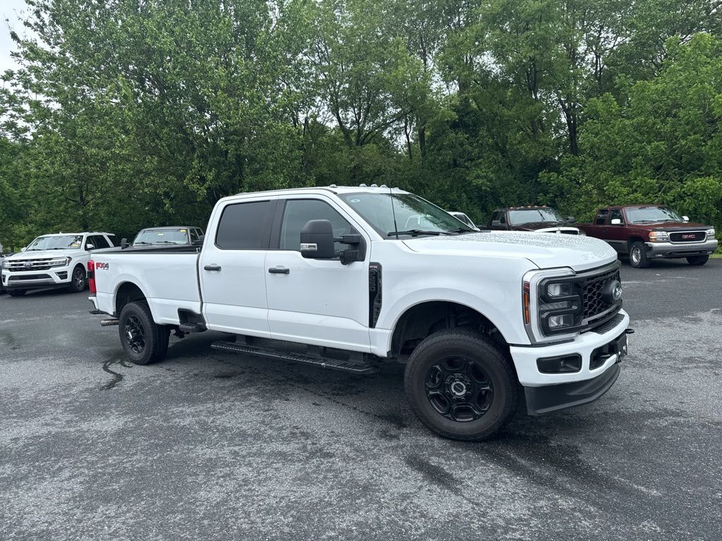 2025 Ford F-250 XL 4x4 Crew Cab 8' Box's photo