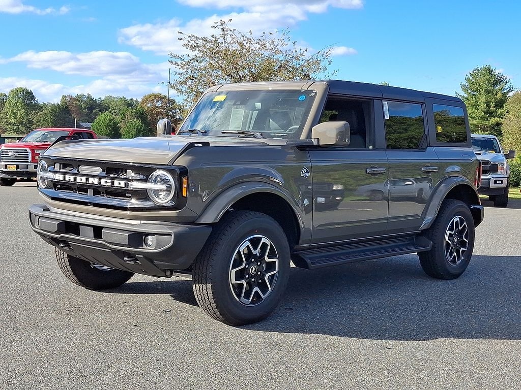 New 2025 Ford Bronco Outer Banks SUV