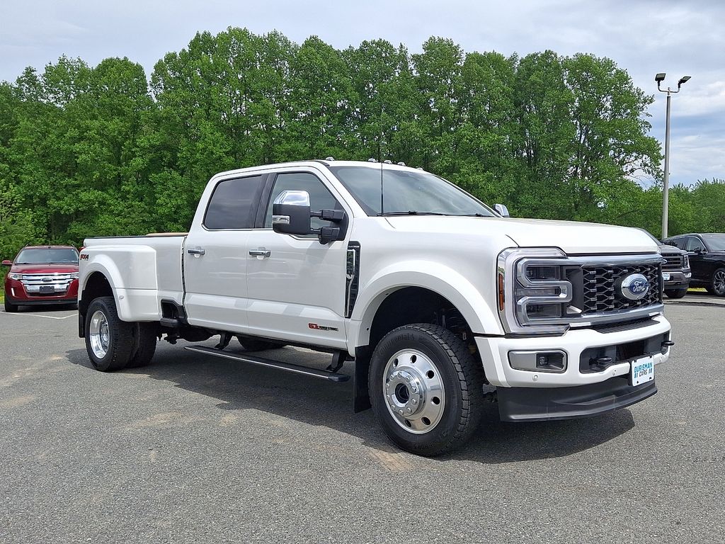 2025 Ford F-450's photo