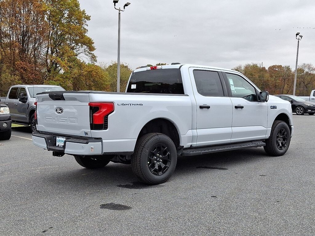 New 2025 Ford F-150 Lightning XLT Truck