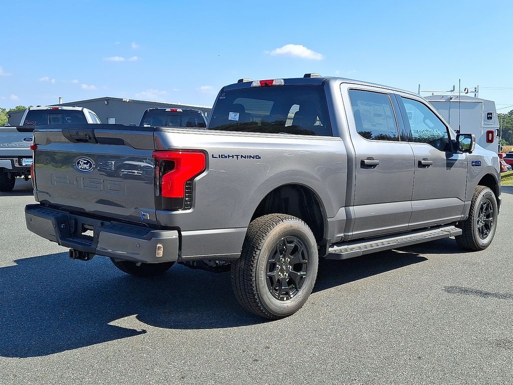 2025 Ford F-150 Lightning XLT photo 4
