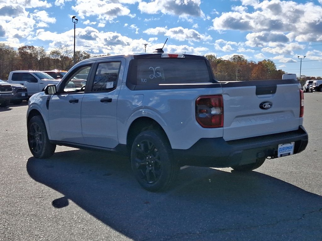 2025 Ford Maverick XLT photo 2