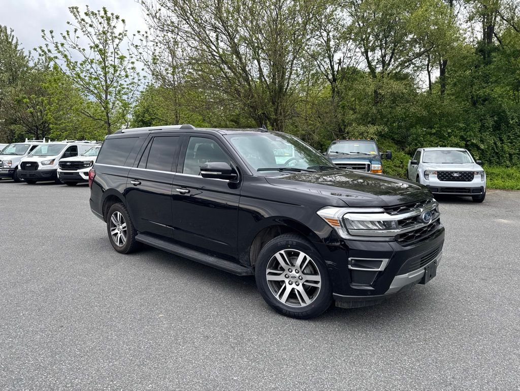 2024 Ford Expedition Limited's photo