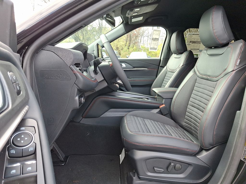 2026 Ford Explorer ST-Line - Photo 11