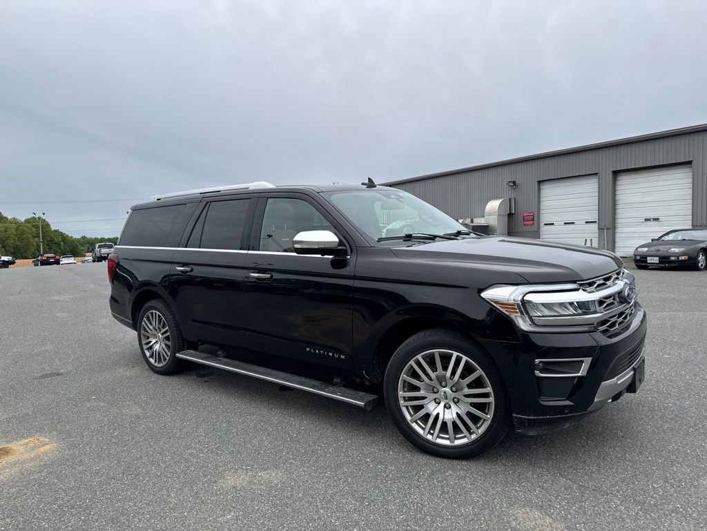 2023 Ford Expedition Platinum's photo