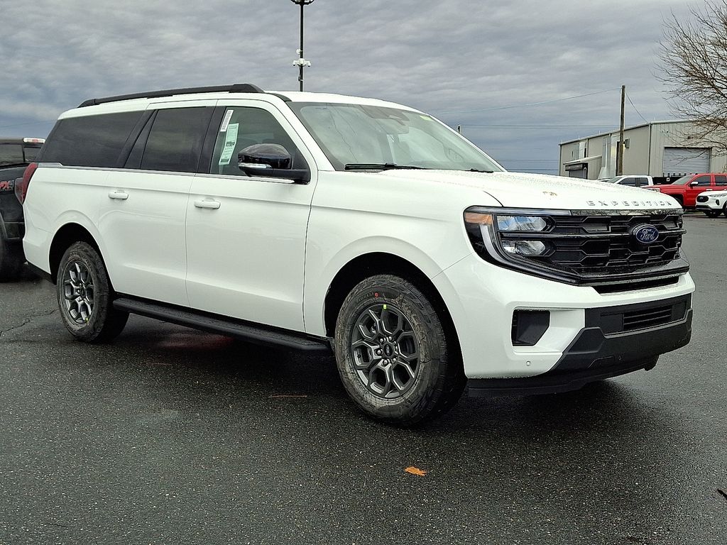 2026 Ford Expedition Active's photo