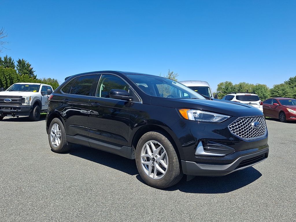 2024 Ford Edge SEL AWD's photo