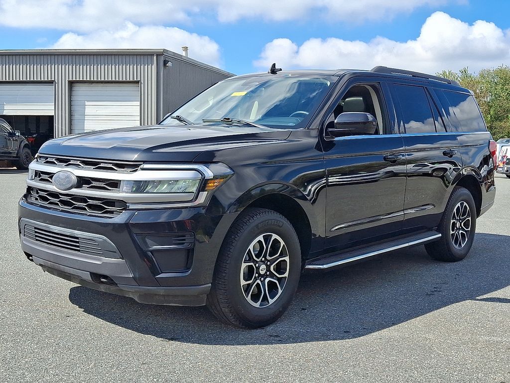 2022 Ford Expedition XLT photo 3