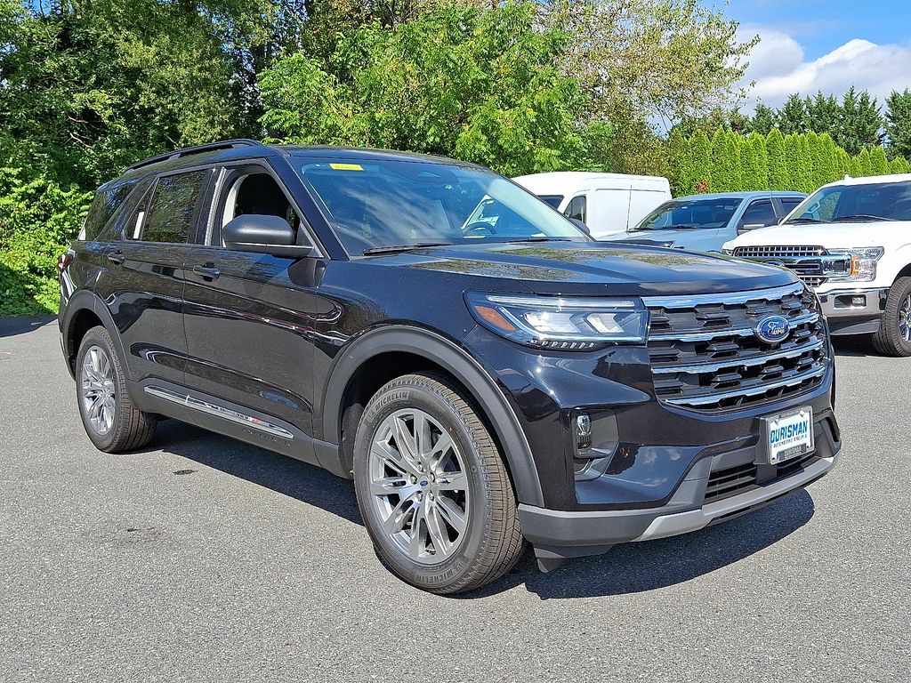 2025 Ford Explorer Active's photo