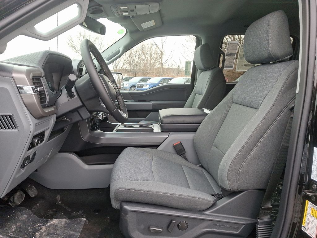2025 Ford F-150 XLT - Photo 11