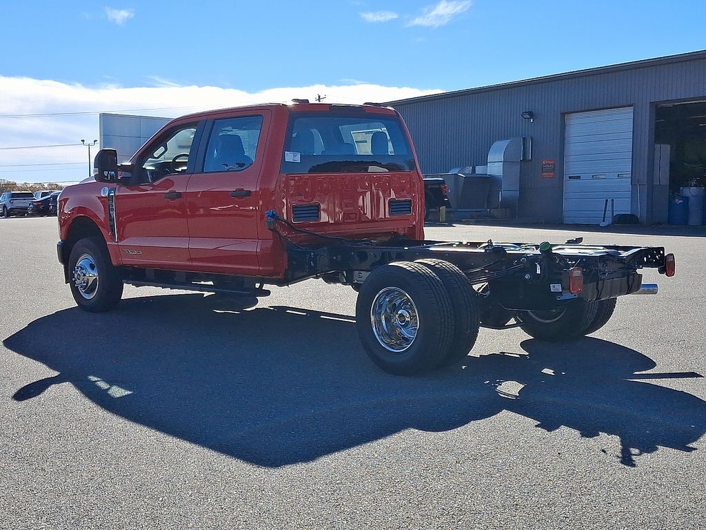 2026 Ford F-350 photo 3