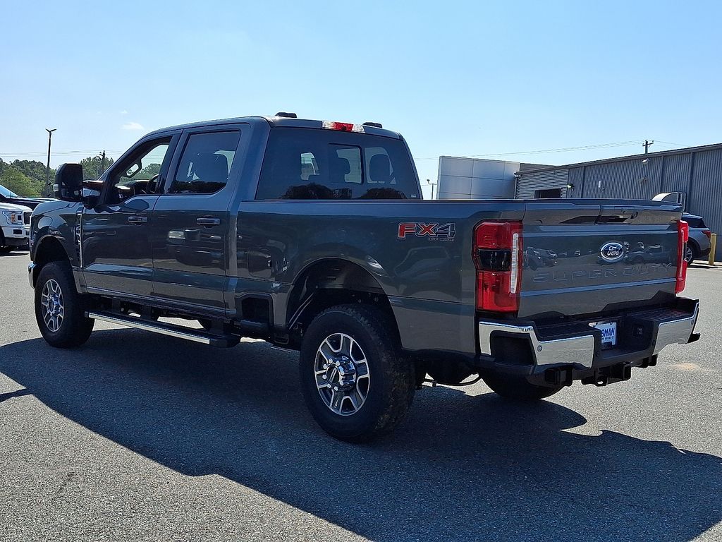 2026 Ford F-350 Lariat photo 3