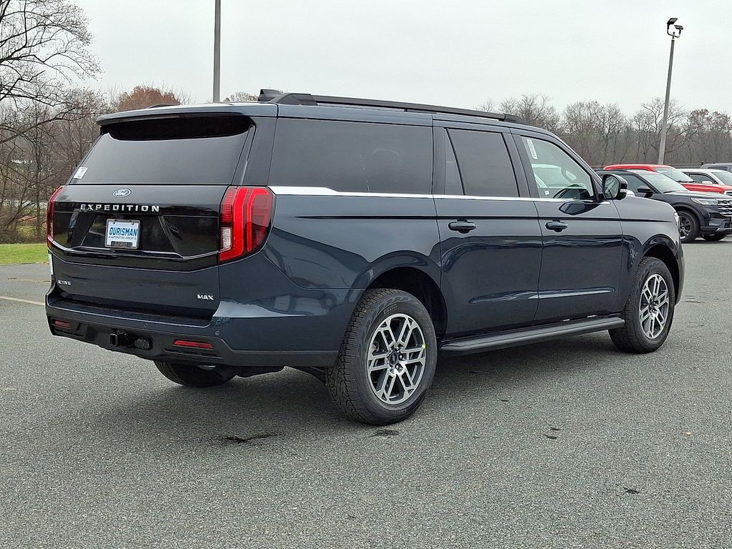 2025 Ford Expedition MAX photo 4