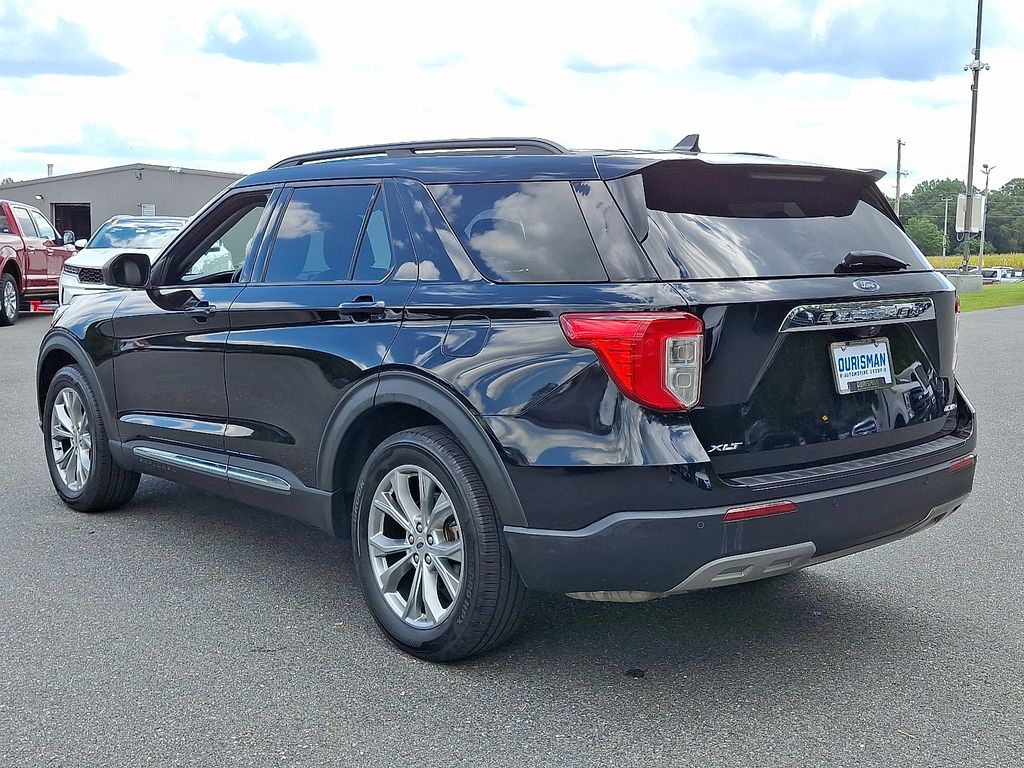 2022 Ford Explorer XLT photo 3