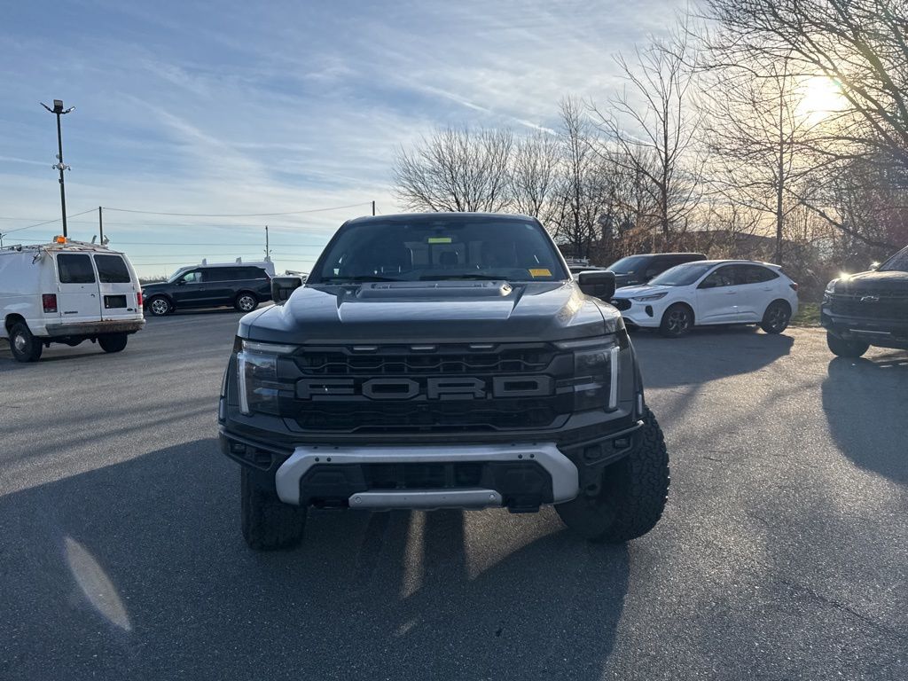 2025 Ford F-150 Raptor photo 2