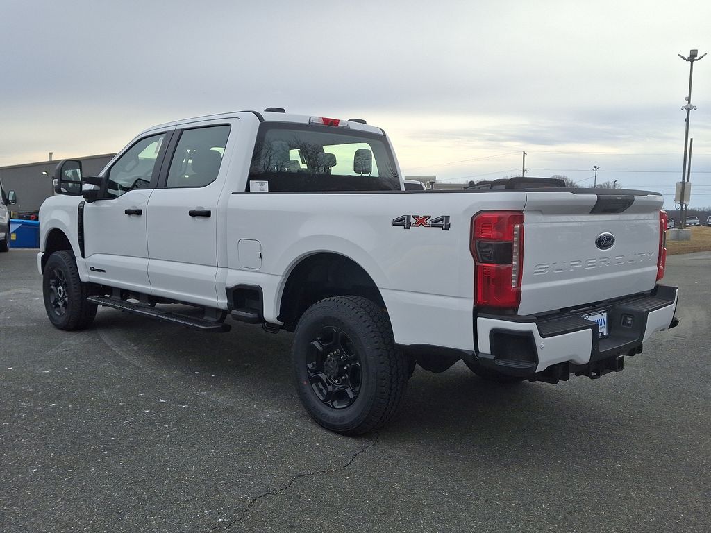 2025 Ford F-350 XL photo 4